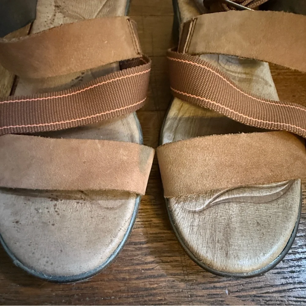 Keen Women's Brown Wedge Sandals. Sz 5.5. Next to NEW!